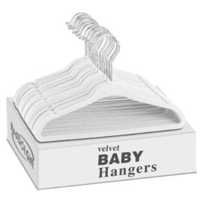Why Are Velvet Baby Hangers a Great Baby Shower Gift –
